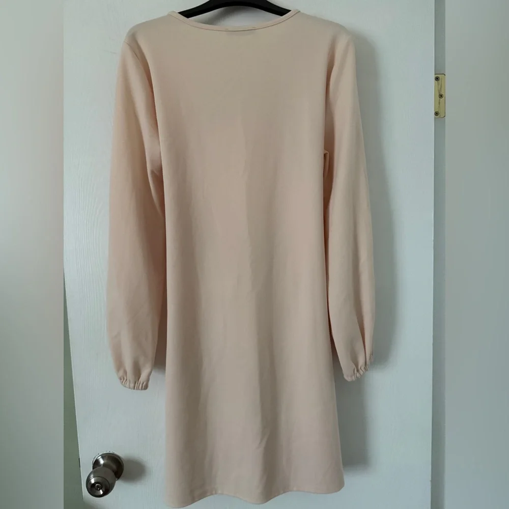 🌻5/$16🌻 Light peach wrap waist dress - Picture 5 of 6